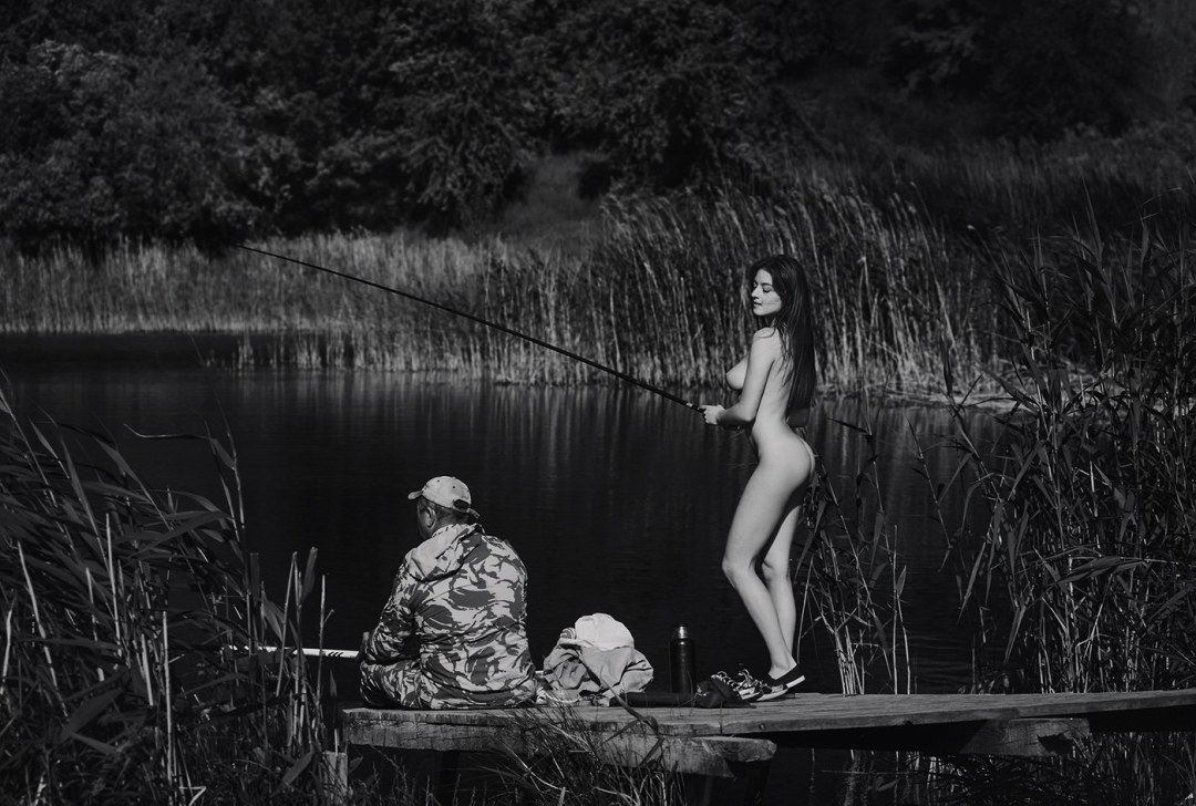Pesca desnuda de chicas