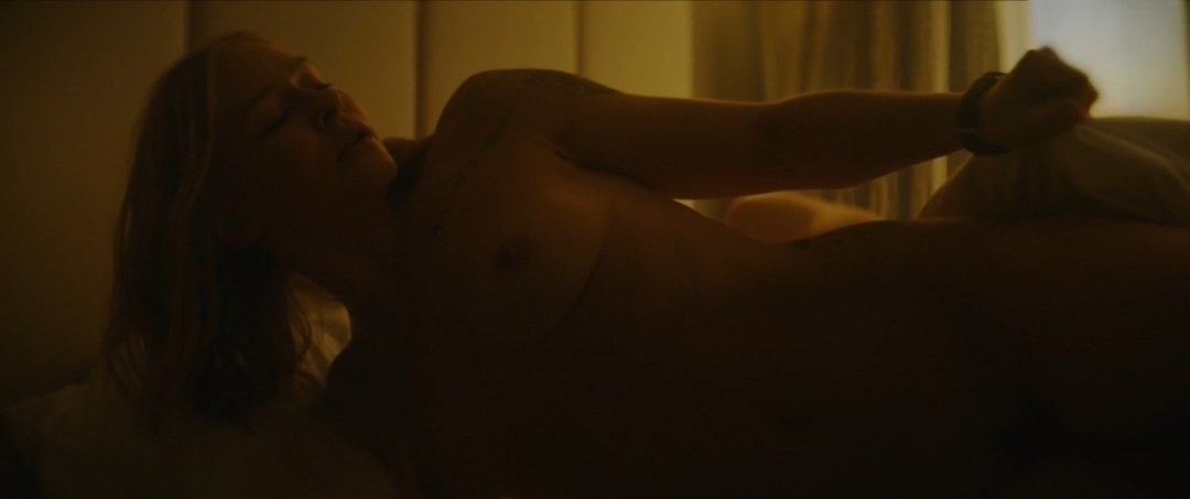 Escena de la cama de Irina Starshenbaum