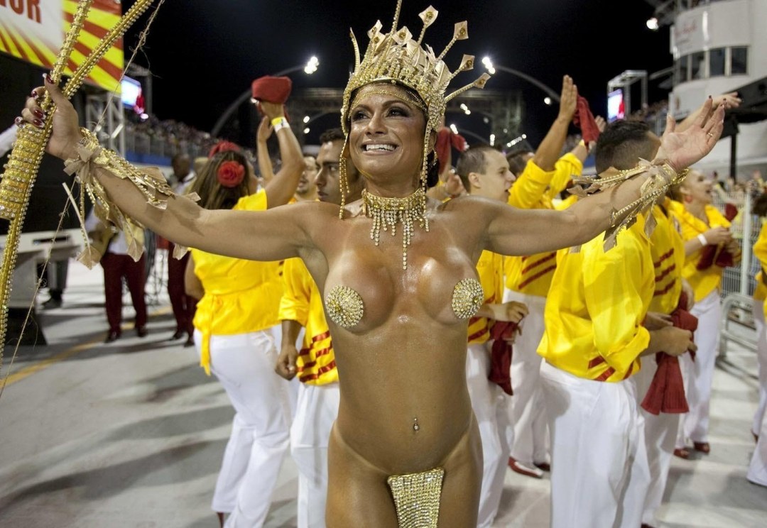 Andrea Martins Brasili Carnaval desnudo
