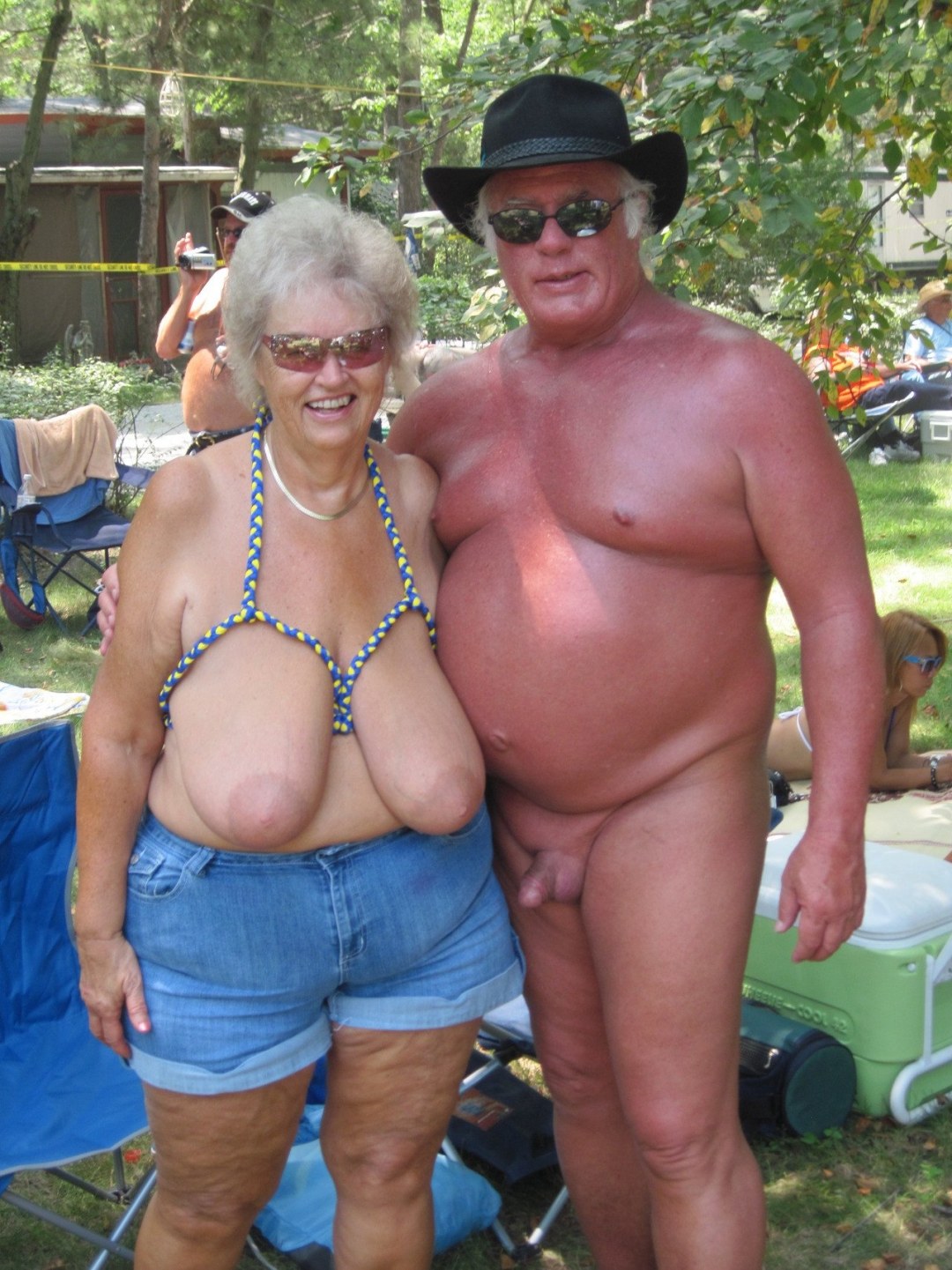 Abuelas con grandes tetas