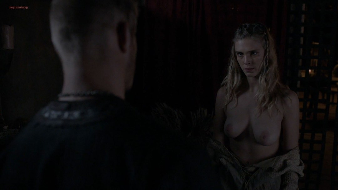 Gaia Whiss Vikings desnudo