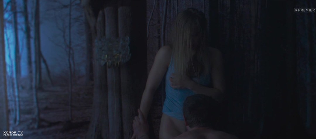 Julia Peresild en topless