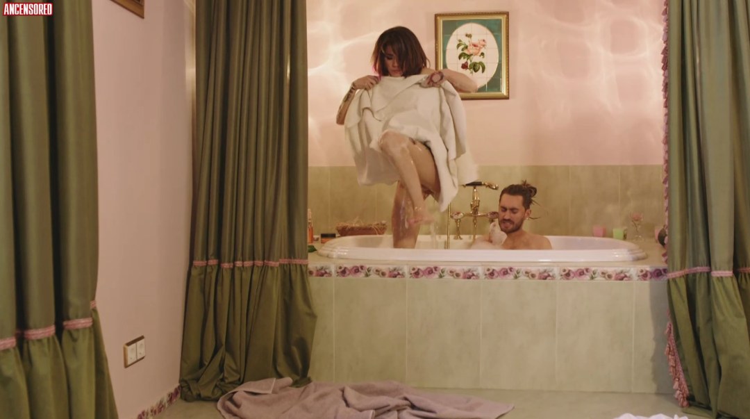 Escena de la cama de Christina Kucherenko