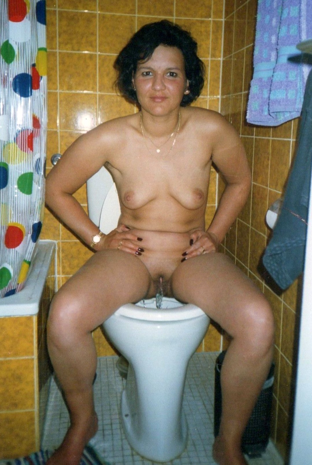 Mujeres desnudas de edad avanzada en el baño