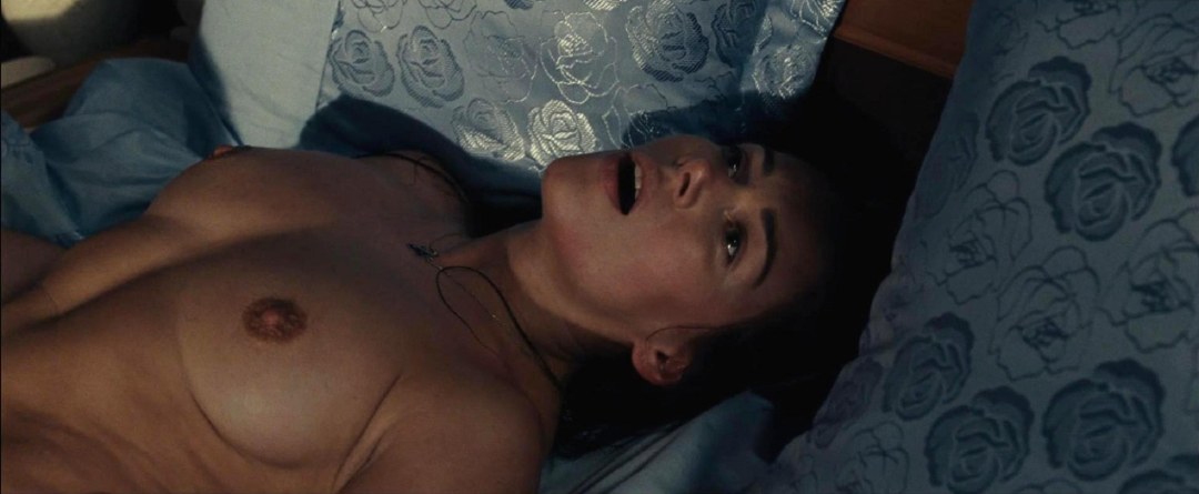 Ekaterina Rednikova Pecho en la casa de la película