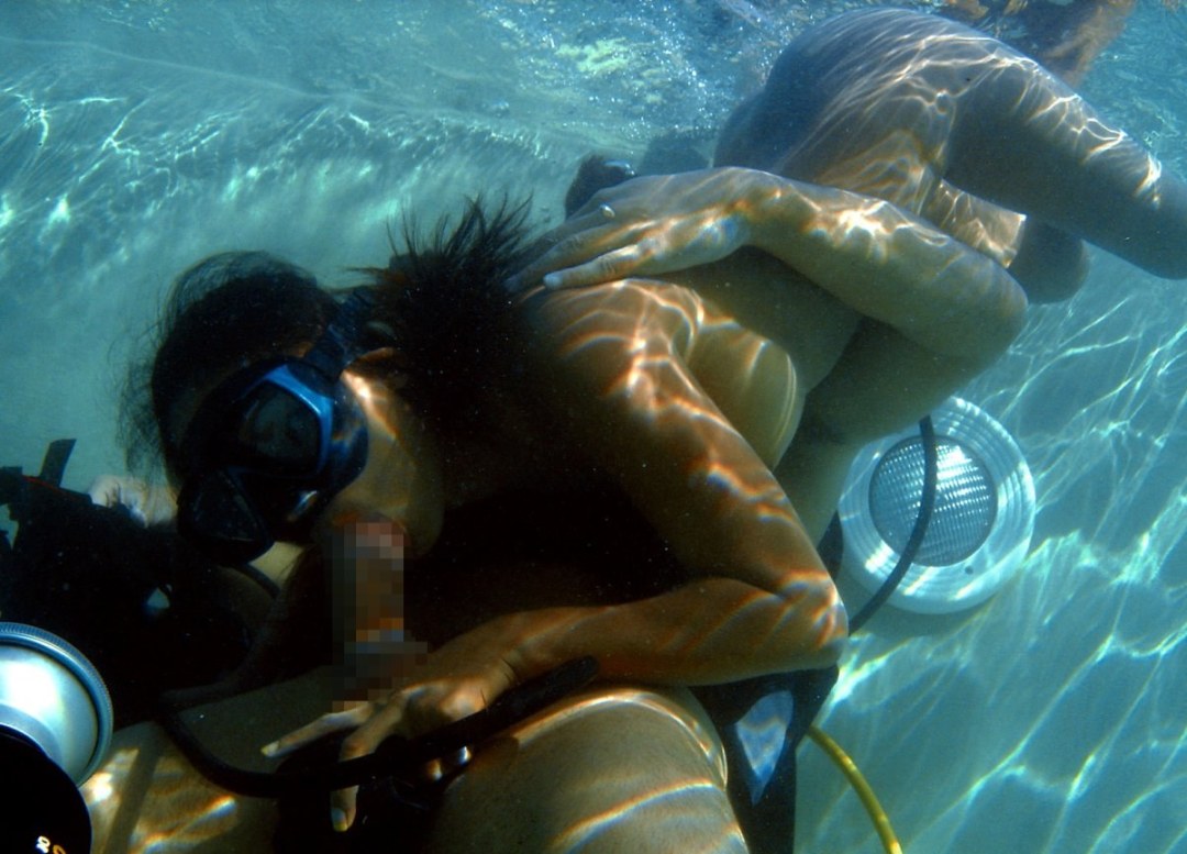 Mujeres desnudas con acwalang