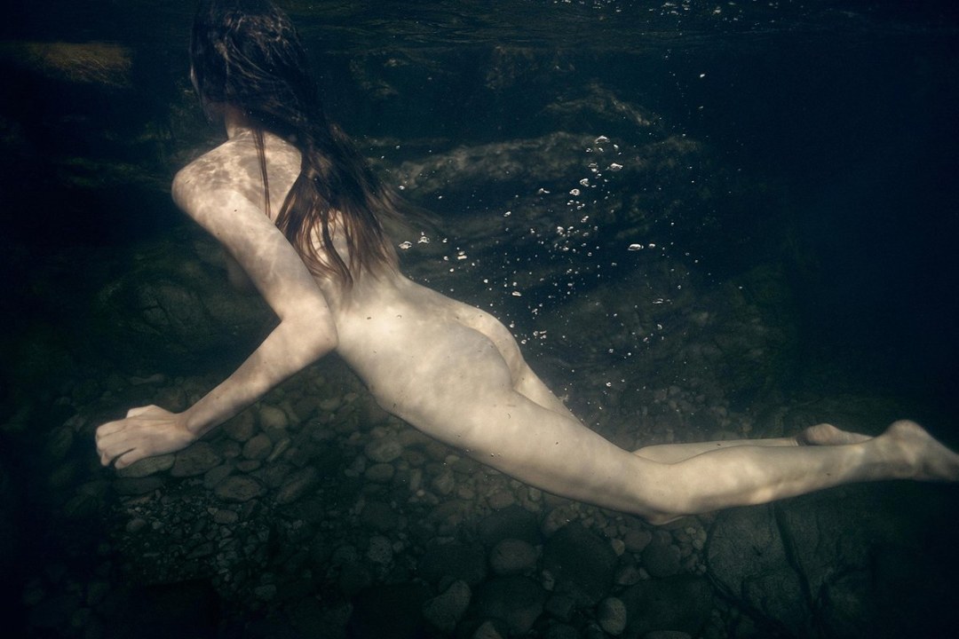 Disparo submarino desnudo
