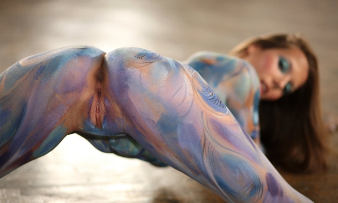 Sesión de fotos desnuda en pintura de bodiart