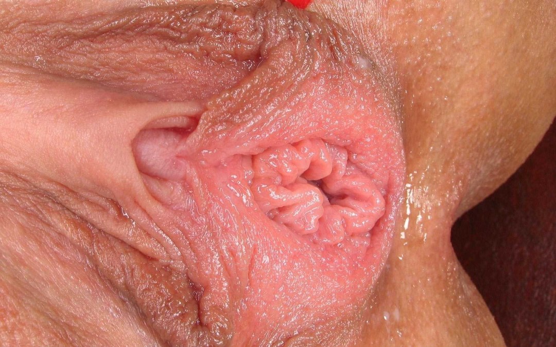 La hermosa vagina es grande