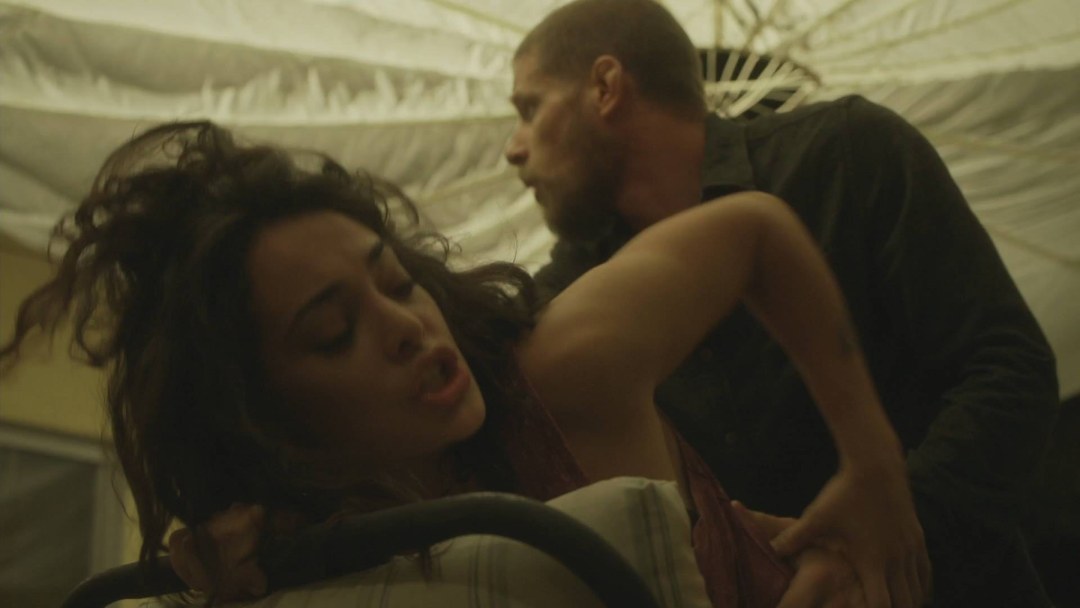 Escenas de cama de Natalie Martínez