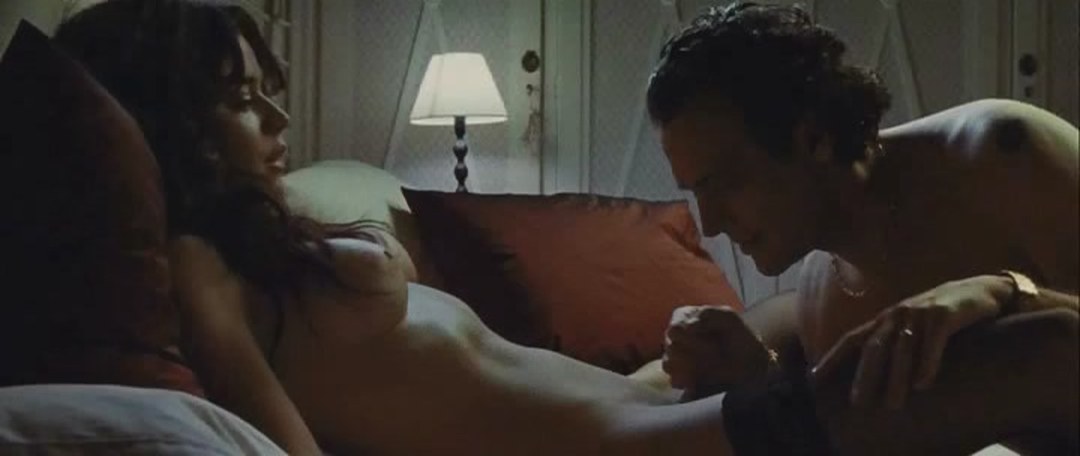 Lisa Martinez Bed Scenas