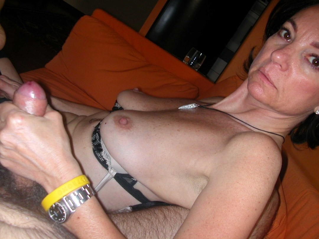 Handjob maduras esposas caseras
