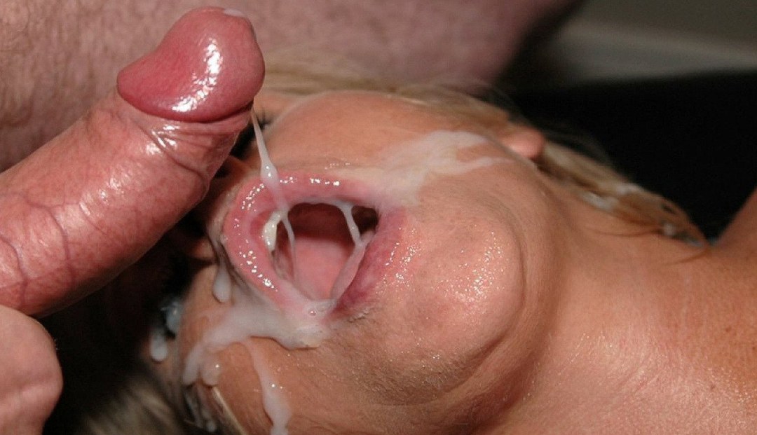 Cum en una boca cerrada