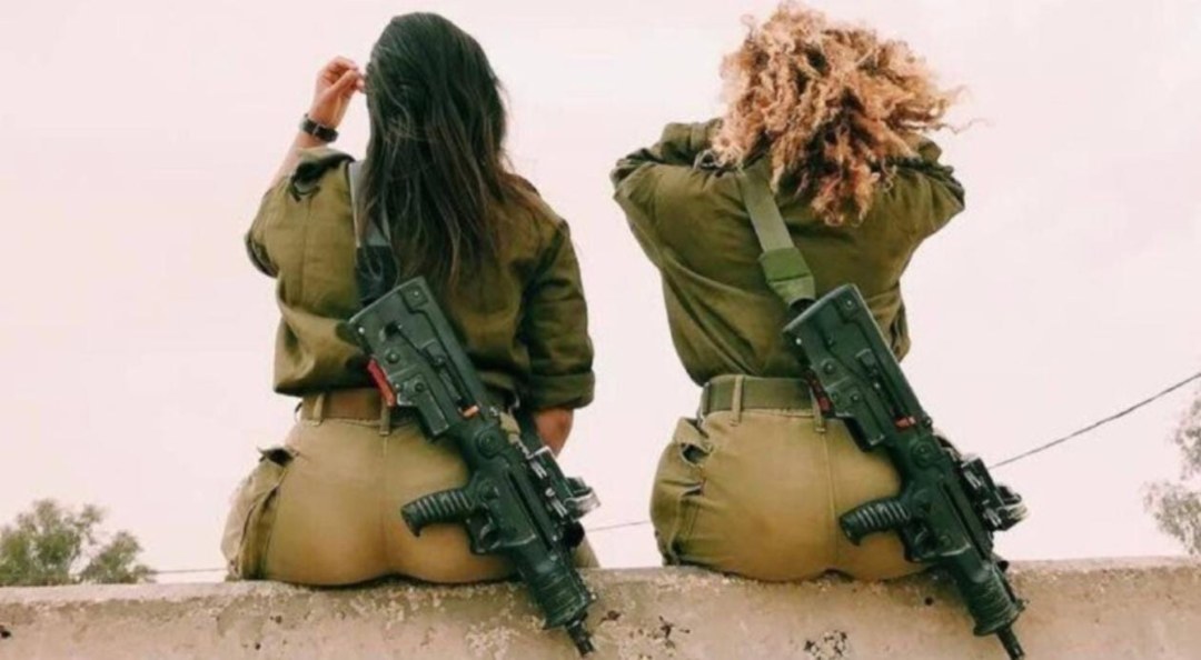 Chicas en el trasero del ejército israelí
