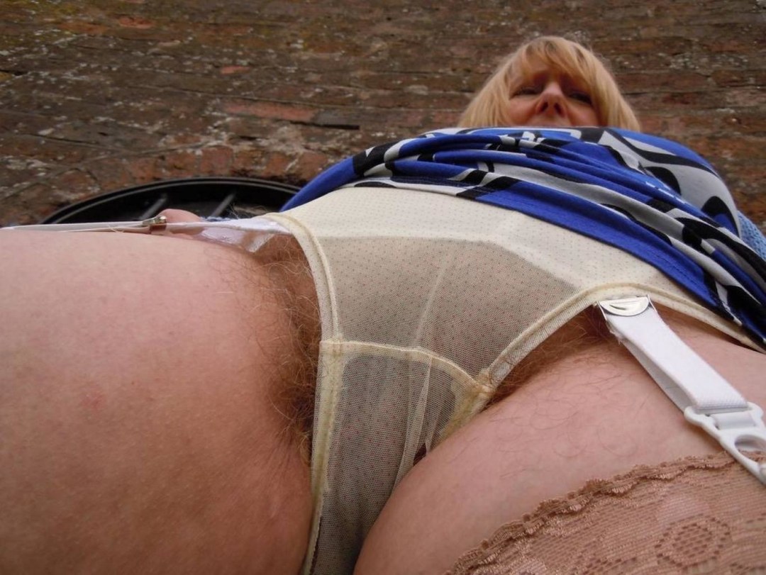 Mujeres en calzoncillos sucios