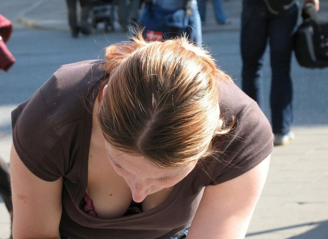 Tetas en la calle espiadas