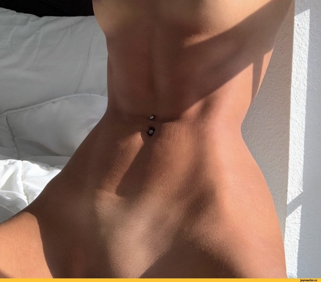 Chicas con perforación desnuda desnuda