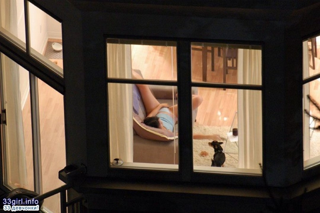 Espiado por la ventana