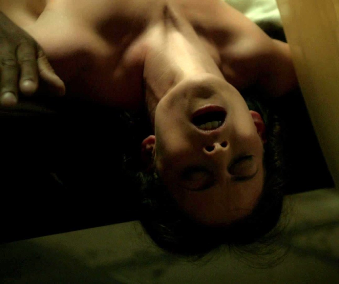 Escenas de lecho de Lara Pulver