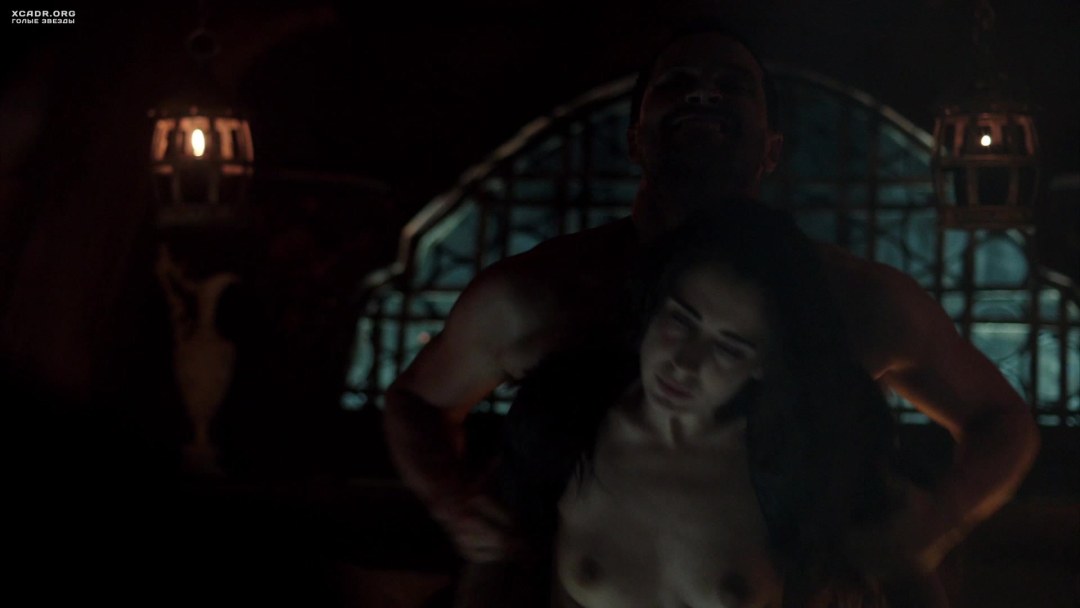 Escenas de lecho de Lara Pulver