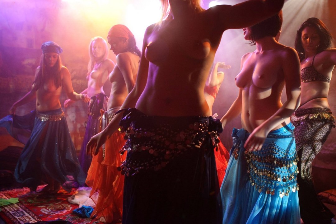 Bailes orientales desnudos