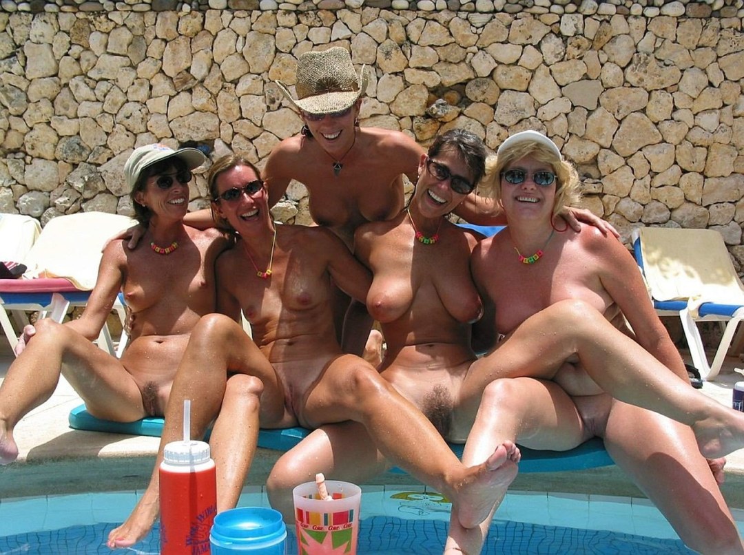 Hoteles nudistas desnudos