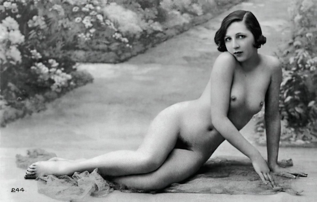 Mujeres desnudas del siglo pasado
