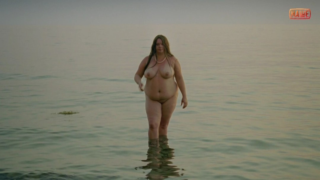 Actriz desnuda Julia Aug