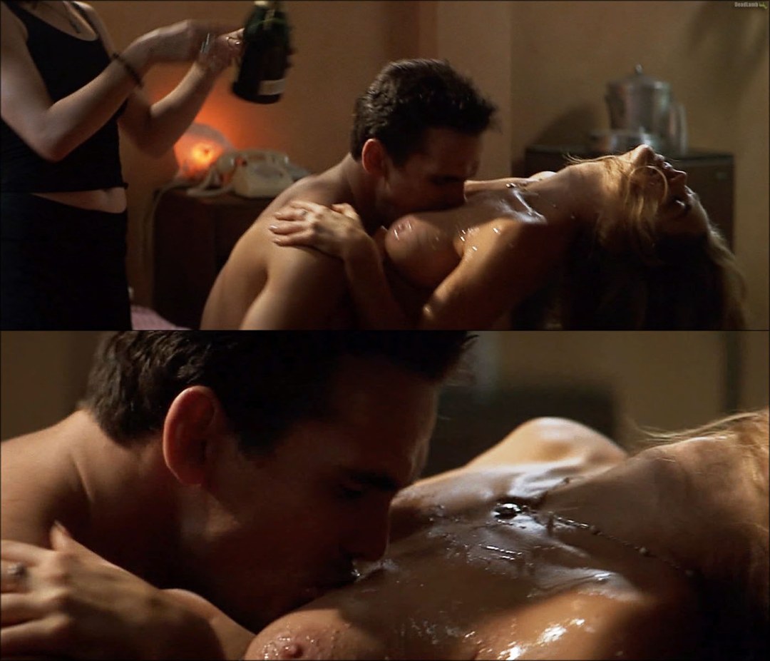 Denise Richards Distancia de la escena del sexo