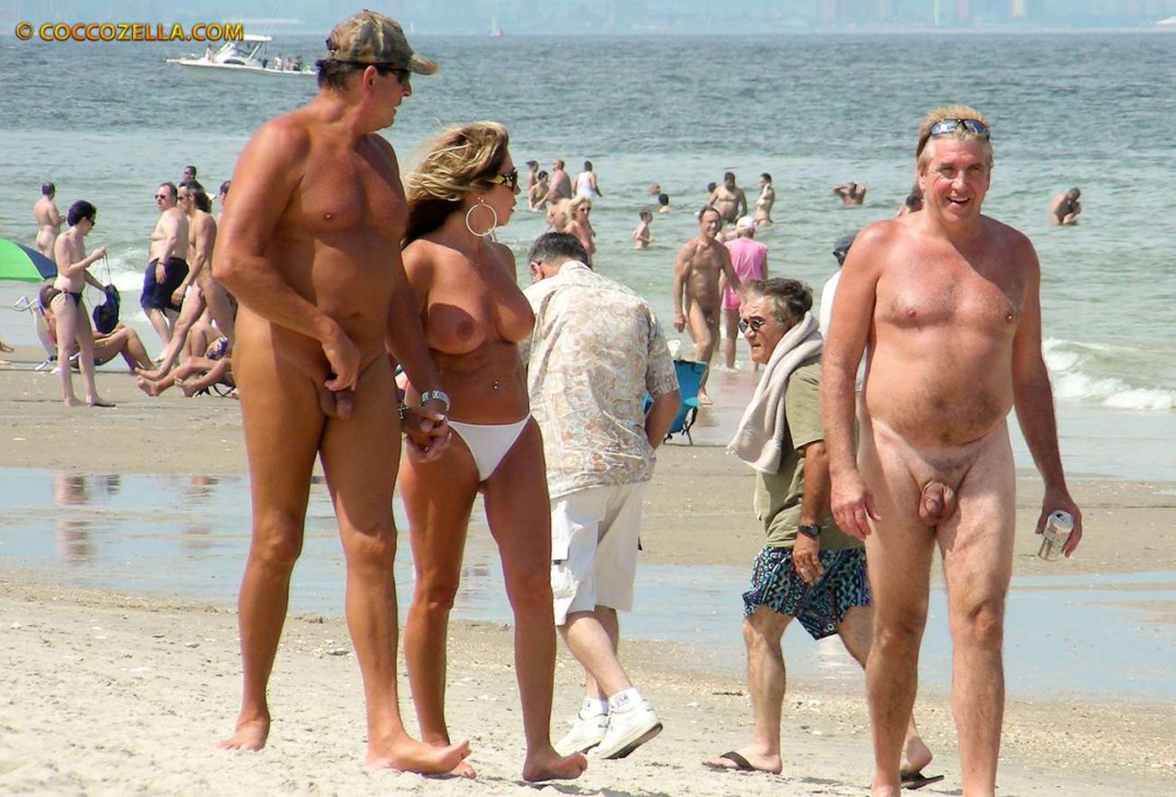 Exhibicionismo masculino en la playa