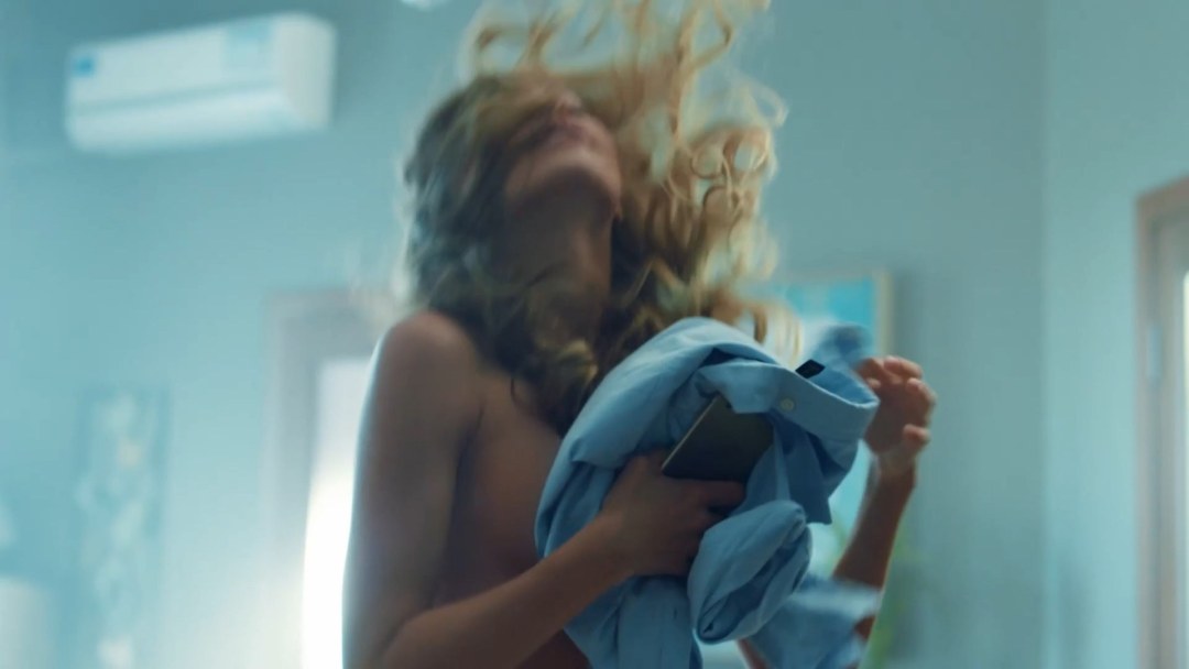 Escena de cama de arina postnikova