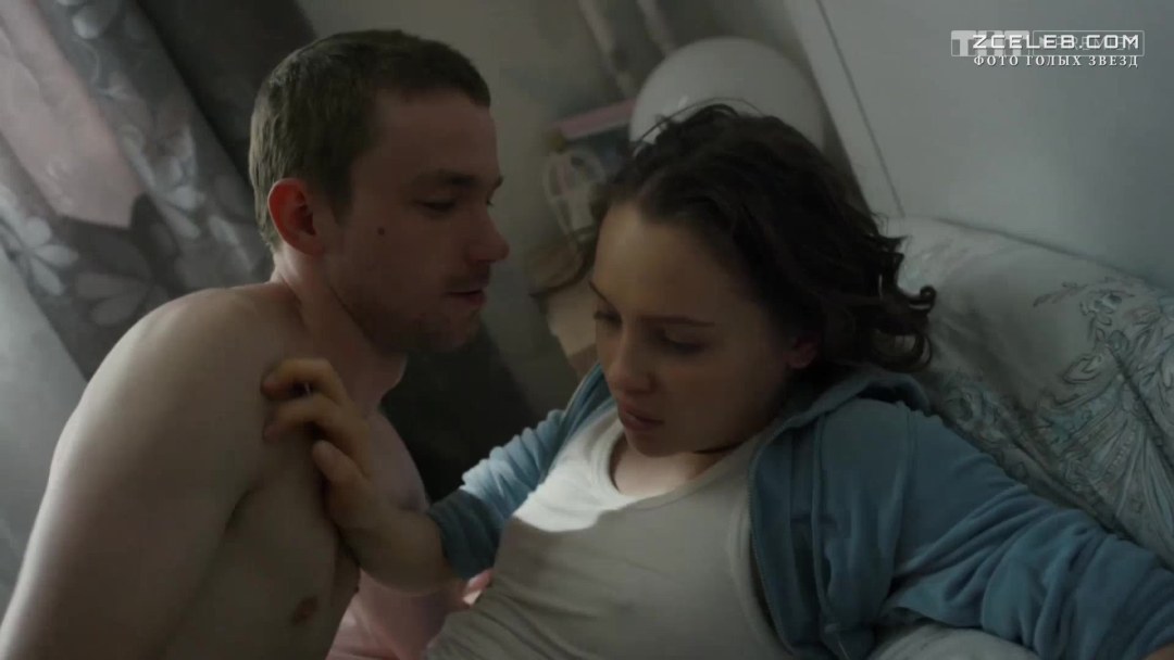 Julia Khlynina Escenas calientes