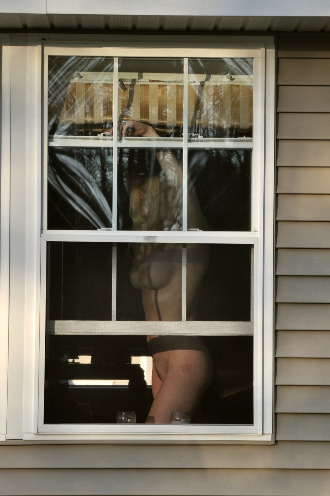 Mirando en las ventanas desnudas