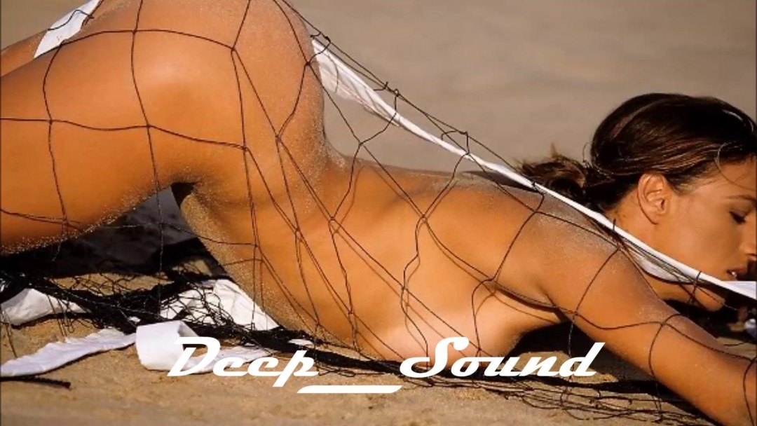 Atletas desnudos jugadores de voleibol