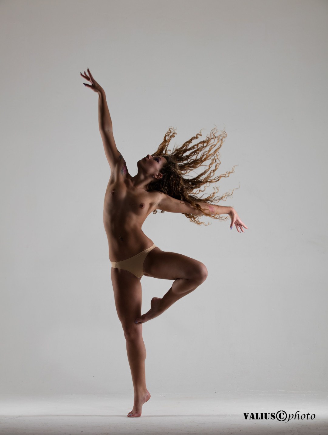 Los bailes modernos están desnudos