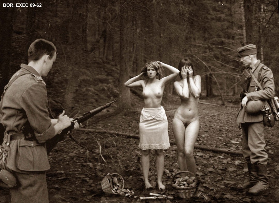 Fotos de mujeres desnudas en la guerra