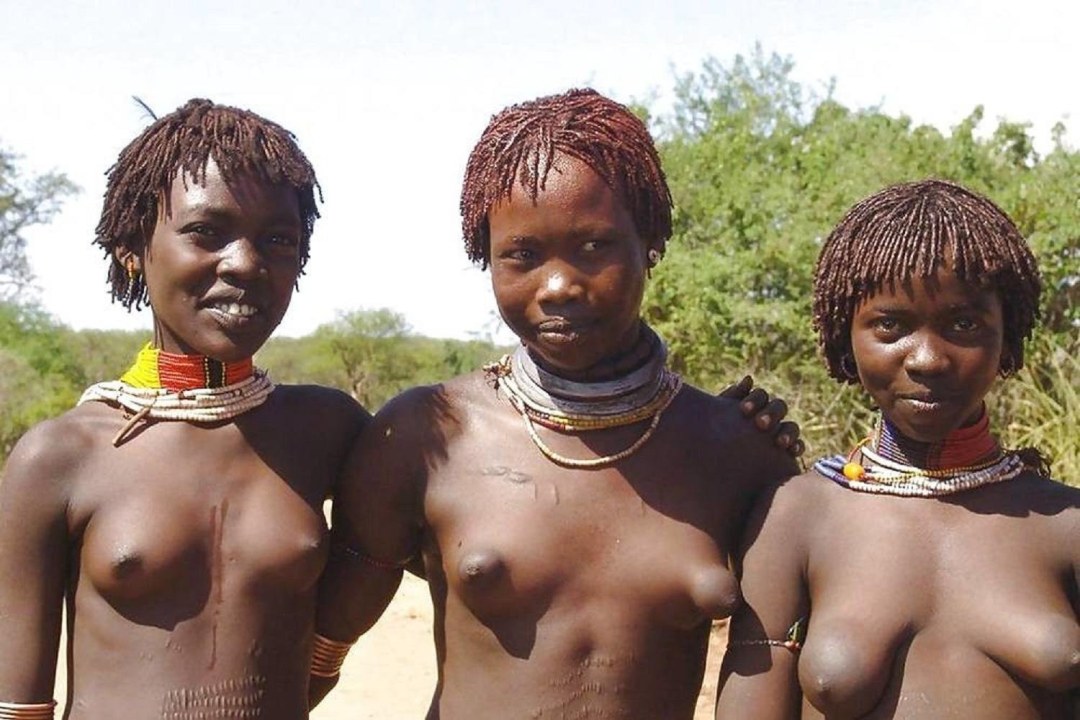 Aborigen desnudo de Australia