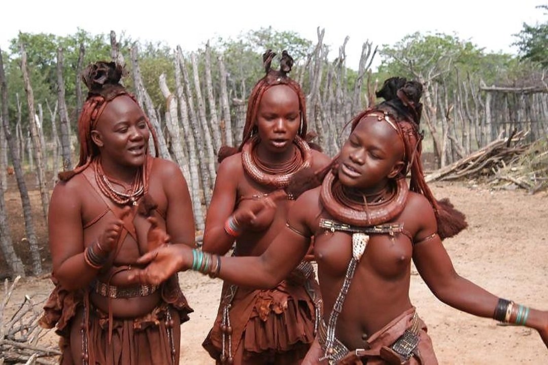 Gente desnuda africana