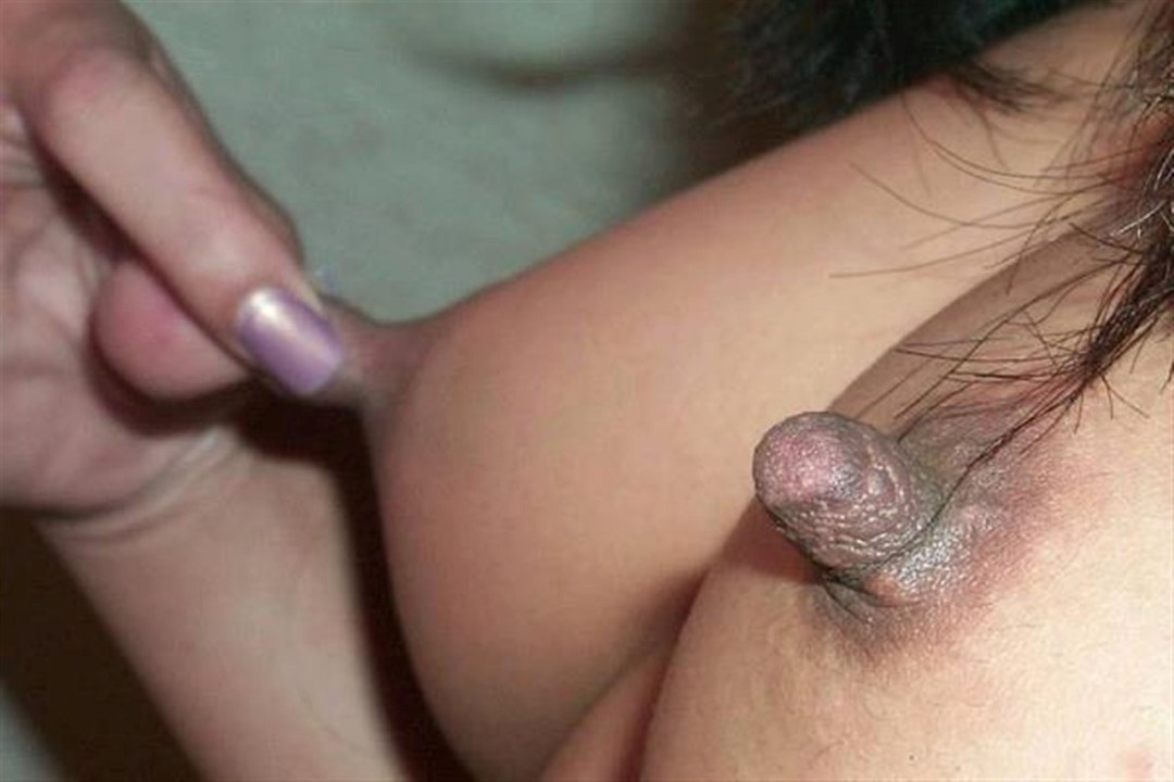Hermosos pezones largos