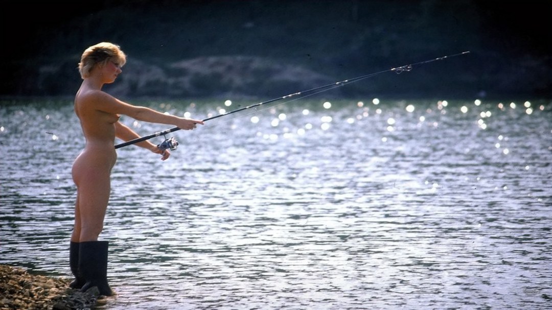 Chicas pesca en topless