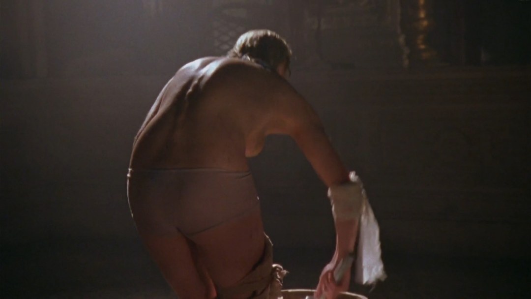 Katie Sakhoff Riddick en la ducha