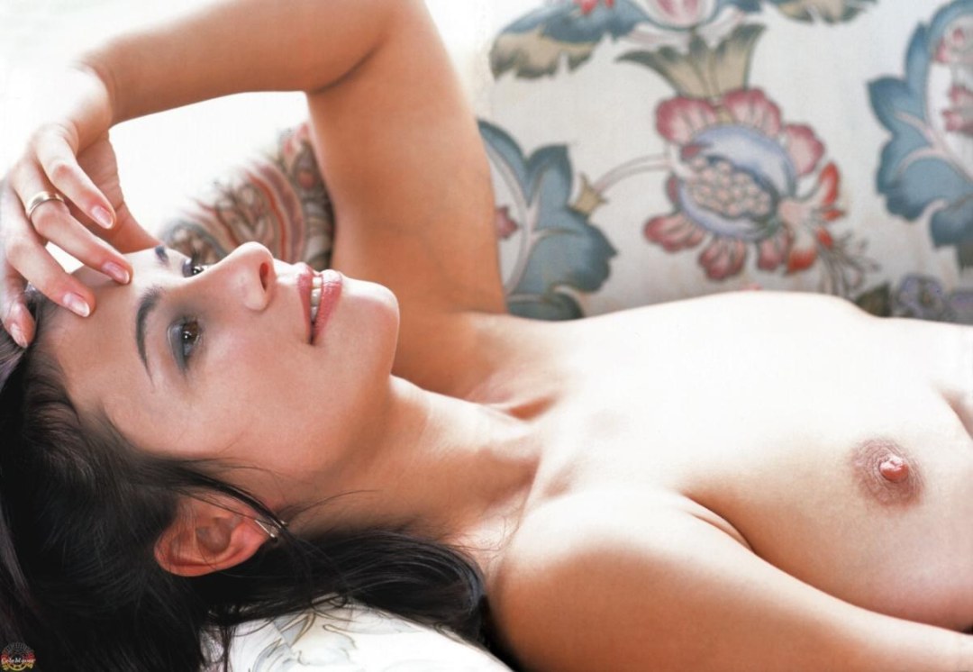 Lavinia Milosovichi está desnuda