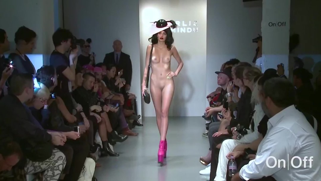 Detrás de escena de espectáculos de moda desnudos
