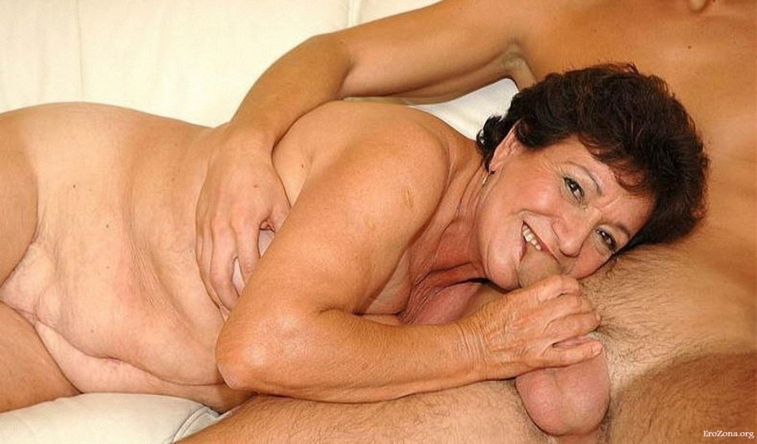 Mujeres desnudas y polla de ancianos