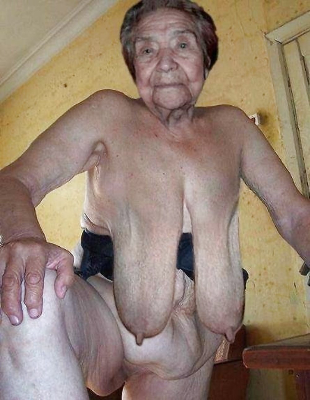 Tetas de abuelas muy antiguas