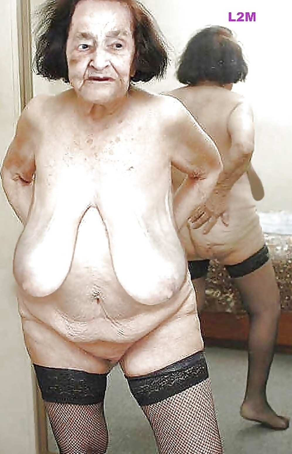 Ancianas muy viejas y desnudas