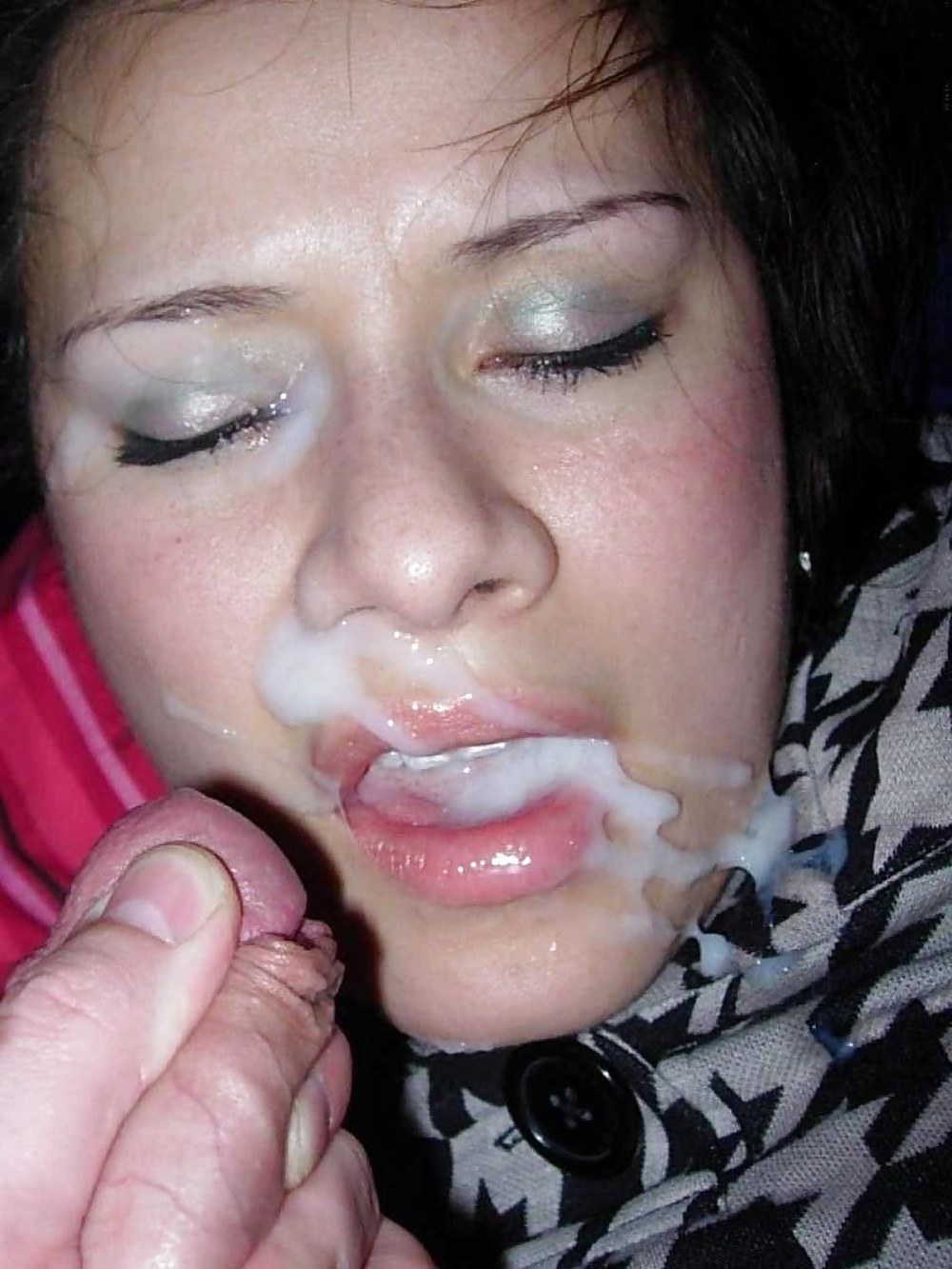 Las chicas se corren en su cara casera