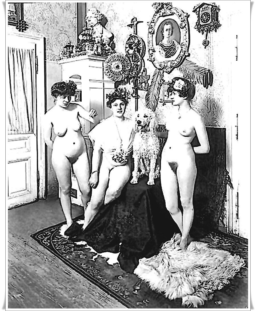Mujeres desnudas en un burdel