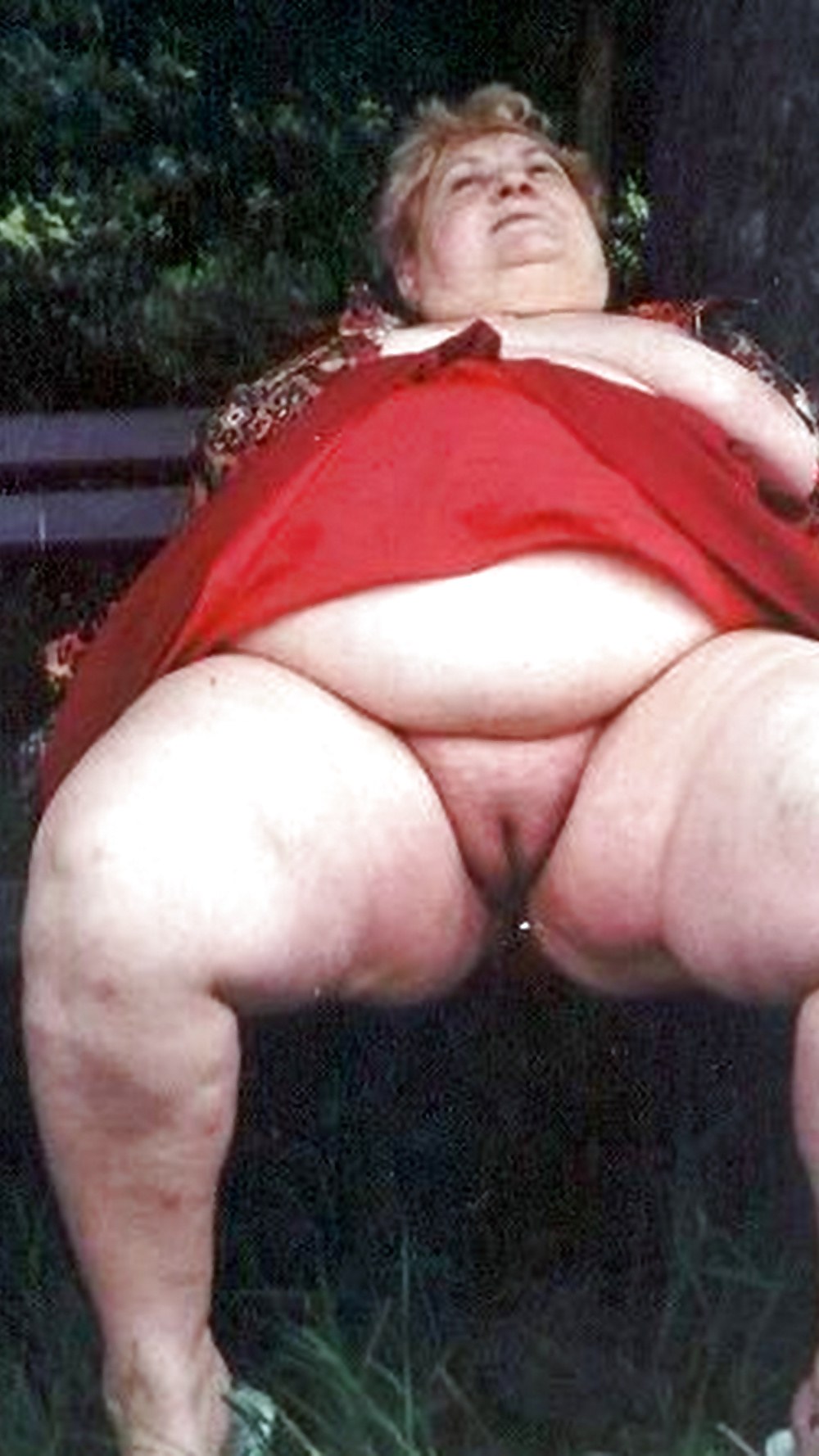 Viejas de pueblo desnudo gordo