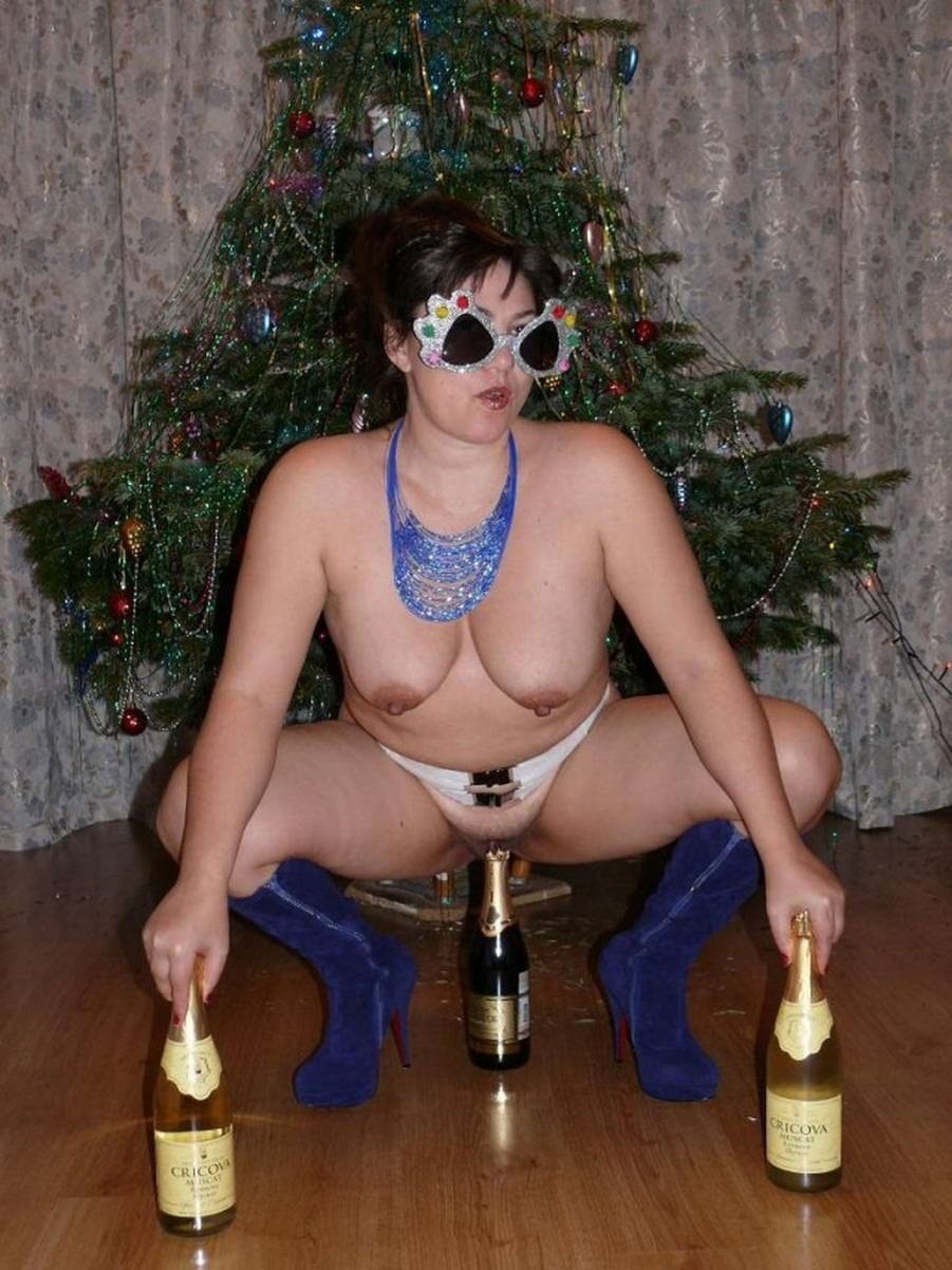 Mujeres desnudas borrachas de Año Nuevo
